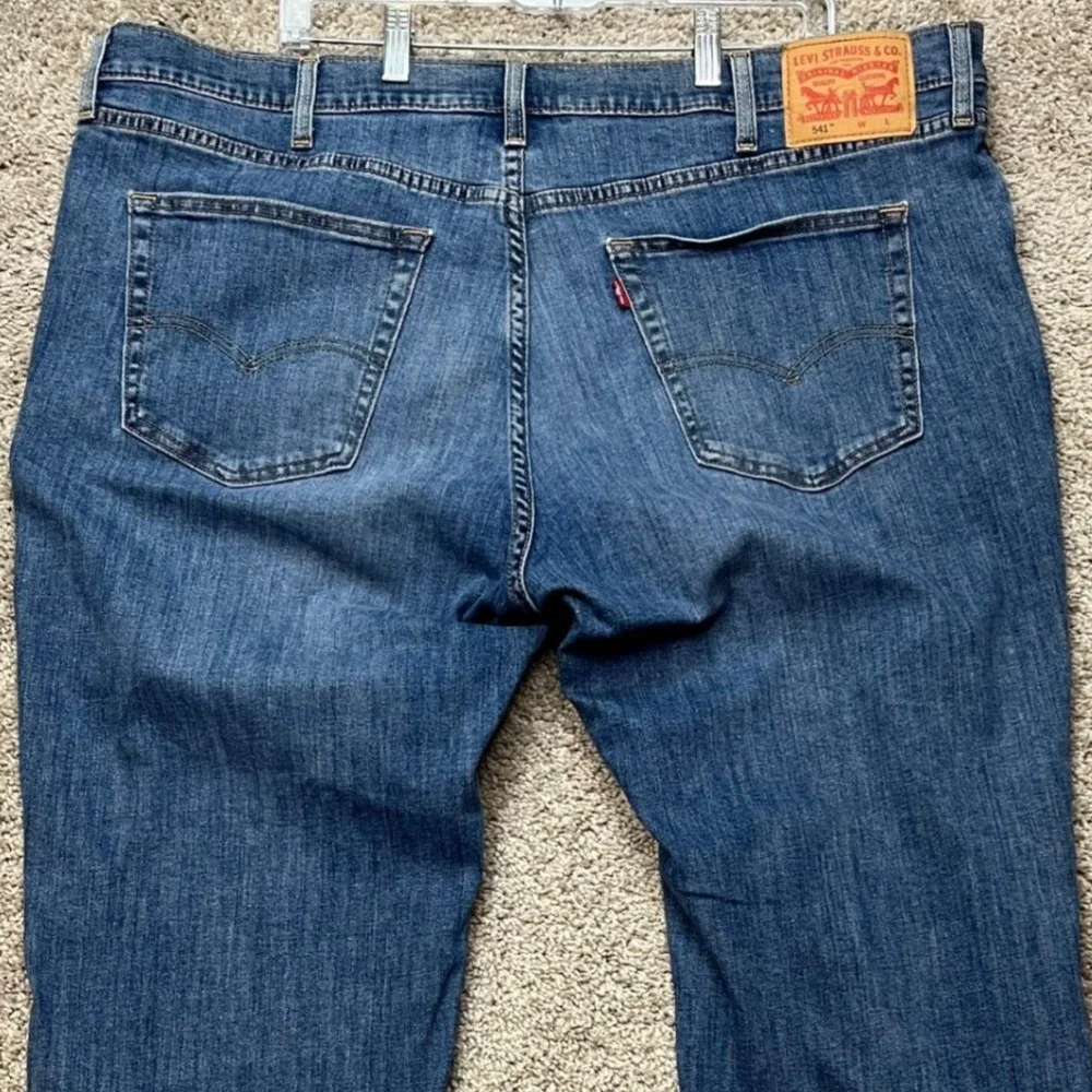 Levi's 541 Athletic Taper Jeans Mens 44x29 Medium Wash 5-Pocket Denim Twill